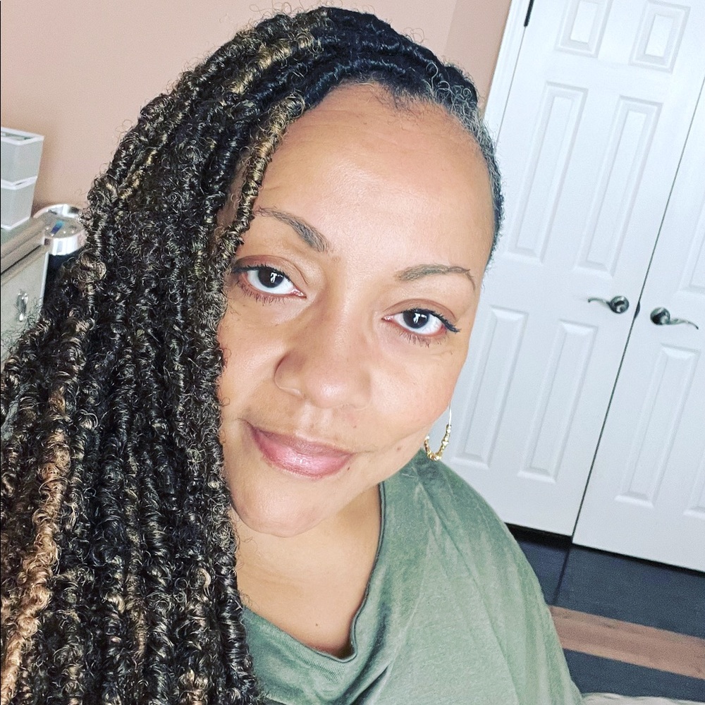 Meet your Posher, Sonya